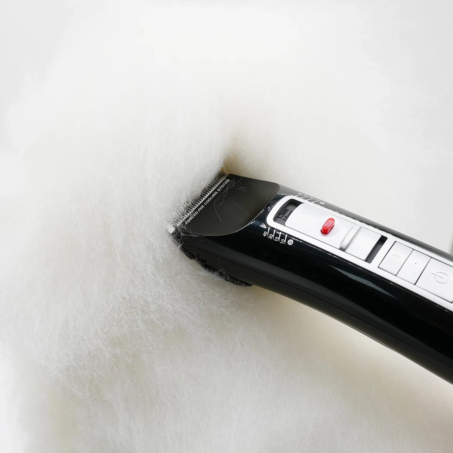 Shernbao Smart Digital 4-in-1 Adjustable Clipper PGC660 6 Shernbao Smart Digital 4-in-1 Adjustable Clipper PGC660 - Image 4